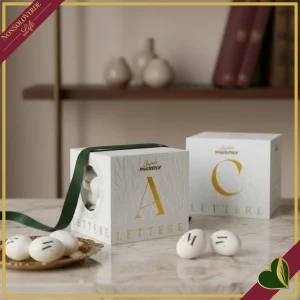 Confetti Maxtris Lettera M, bianchi con mandorla tostata, 200 grammi
