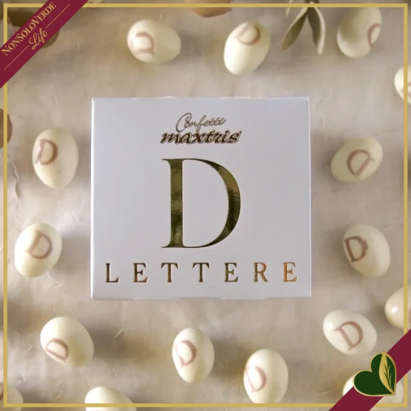 Confetti Maxtris Lettera T, bianchi con mandorla tostata, 200 grammi