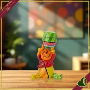 8000000101914-0- Statuetta Disney by Britto “Winnie the Pooh” con vasetto di miele in resina dipinta a mano, altezza 9 cm