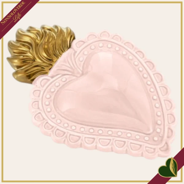 Ex voto cuore cipria in porcellana con fiamma oro, altezza 16 cm