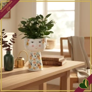 8058481086756-0 Vaso Flora in ceramica con vestito fiorito nei toni del giallo, altezza 21 cm