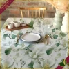 Tovaglia antimacchia Radici Aries con stampa floreale bianca, 155x220 cm