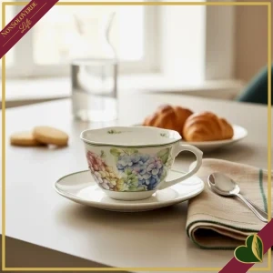 Tazza colazione Flora in porcellana con ortensie acquerellate, diametro 14 cm
