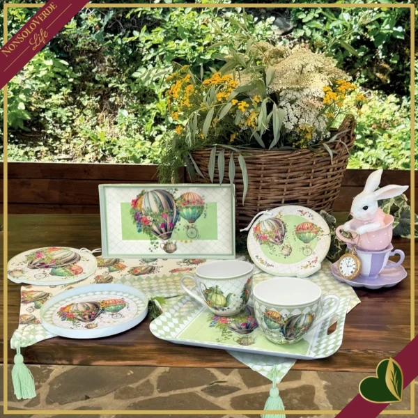 Zuccheriera Wonderland in New Bone China con mongolfiere acquerellate, lunghezza 10 cm