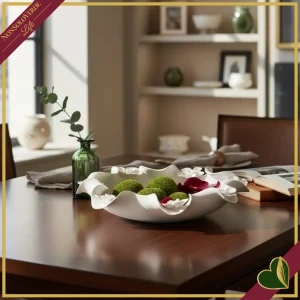Centrotavola Minde bianco in ceramica smaltata con fiori a rilievo, diametro 32 cm