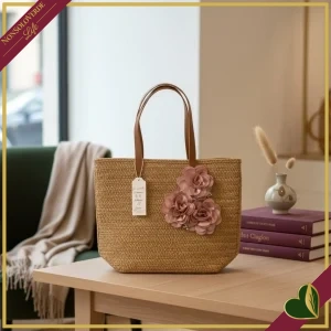 Borsa in paglia con fiori rosa cipria, larghezza 46 cm