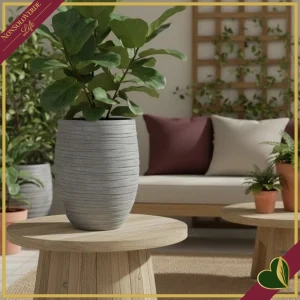 Vaso alto in fibra di vetro e argilla grigio con decoro a righe, altezza 45 cm