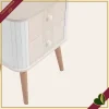 Comodino Vesly bianco e beige con 2 cassetti e finitura rigata, altezza 57 cm
