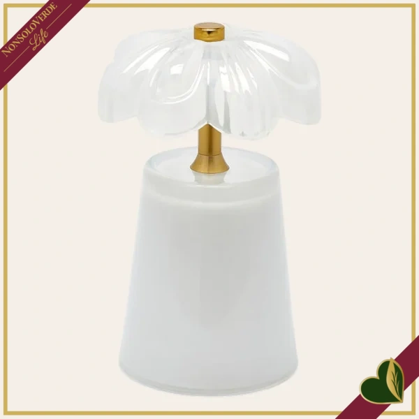 Lampada da tavolo Lily in vetro bianco e dettagli oro, altezza 17,5 cm