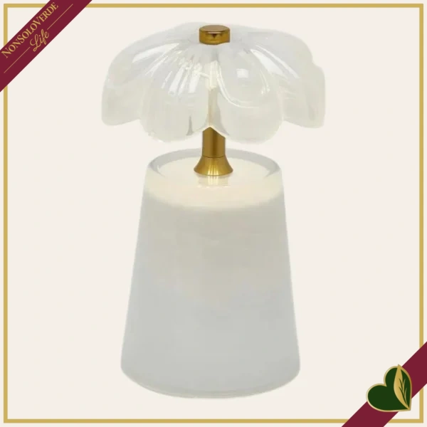 Lampada da tavolo Lily in vetro bianco e dettagli oro, altezza 17,5 cm