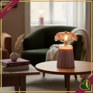 8059824607843-0 Lampada da tavolo Lily in vetro rosa cipria e dettagli oro, altezza 17,5 cm
