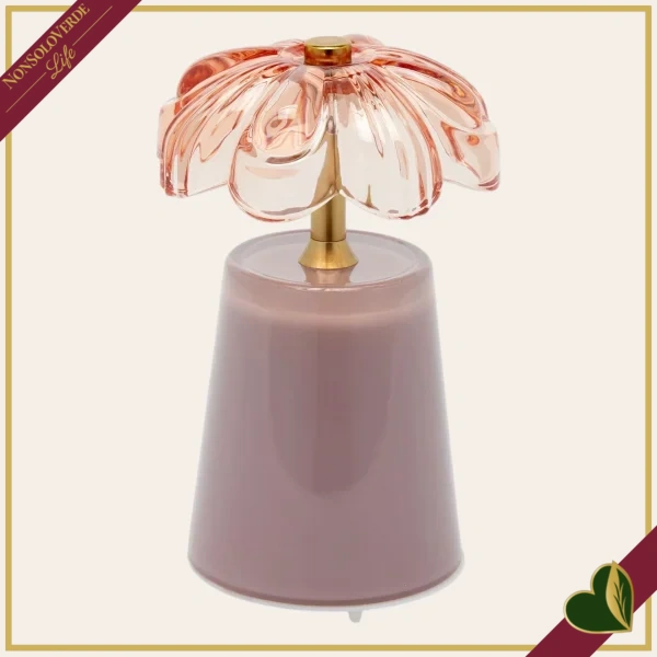 Lampada da tavolo Lily in vetro rosa cipria e dettagli oro, altezza 17,5 cm