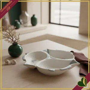 8051836776098-0 Centrotavola Ortigia tre pesci in porcellana bianca e blu, larghezza 27 cm