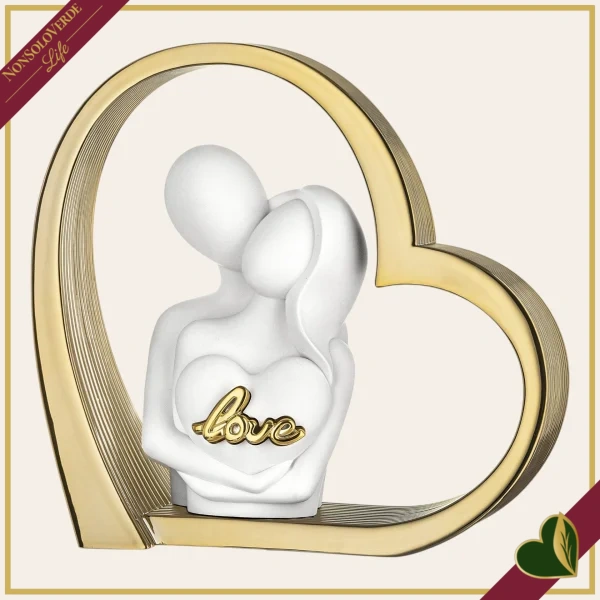 Scultura coppia con cuore e scritta Love in marmorina bianco e oro, altezza 14 cm