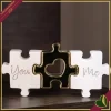 Scultura puzzle You Me in marmorina bianco e oro, lunghezza 18 cm