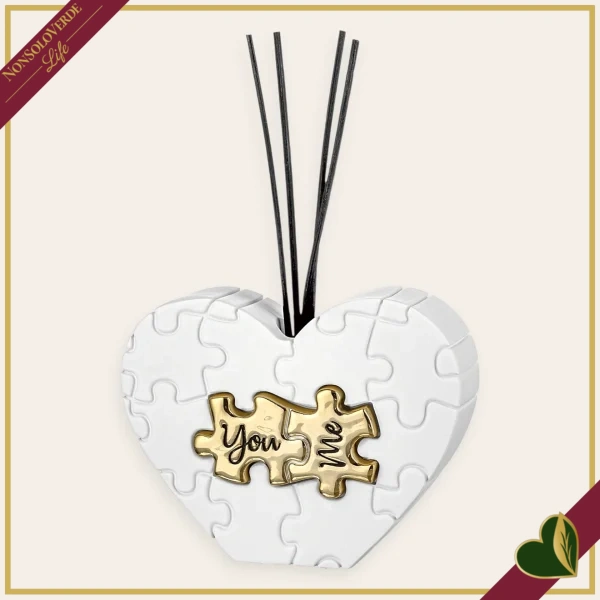 Diffusore decorativo cuore puzzle in marmorina bianco e oro, altezza 13 cm