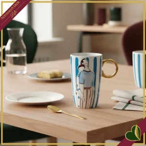 8055267588398-0 Tazza da latte “Attimi” Abbracci in porcellana con manico dorato, 420 ml