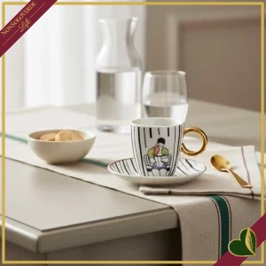 8055267588411-0 Tazzina da caffè con piattino “Noi” Abbracci in porcellana con manico dorato, 80 ml