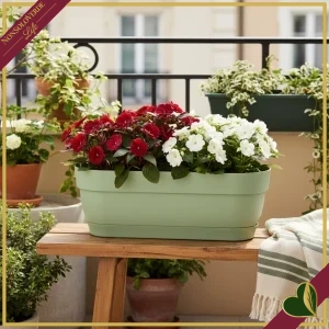 Fioriera vibia campana verde pistacchio con riserva d’acqua integrata, lunghezza 50 cm