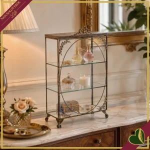 Vetrinetta da appoggio Artemisia in ottone e vetro, altezza 37 cm