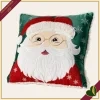 Cuscino natalizio quadrato verde con Babbo Natale e bordo effetto pelliccia, lato 40 cm
