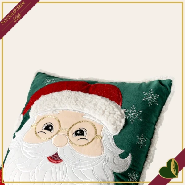 Cuscino natalizio quadrato verde con Babbo Natale e bordo effetto pelliccia, lato 40 cm