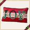 Cuscino natalizio rettangolare rosso con scritta Joy e dettagli decorativi, lunghezza 50 cm