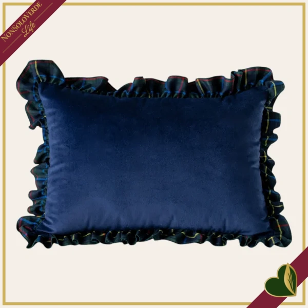 Cuscino rettangolare in velluto blu con volant tartan blu, larghezza 60 cm