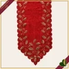 Runner natalizio rosso con agrifoglio ricamato e bordo smerlato, 40x150 cm