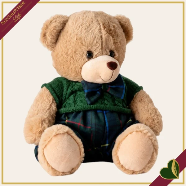 Orsacchiotto in peluche beige con completo verde e dettagli tartan blu, altezza 30 cm