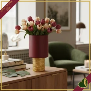 8057573039540-0 Vaso cilindro in vetro bordeaux con base dorata in rilievo, altezza 25 cm