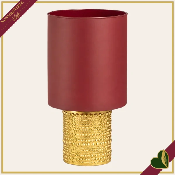 Vaso cilindro in vetro bordeaux con base dorata in rilievo, altezza 20 cm