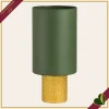 Vaso cilindro in vetro verde scuro con base dorata in rilievo, altezza 30 cm